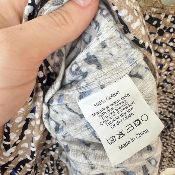 HUNTER BELL Mia Puff Sleeve Blouse Lace Trim Snowy Animal Printed Top Sz Medium - Picture 6 of 8